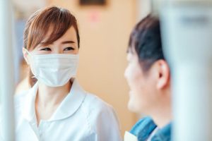 笑顔の看護師